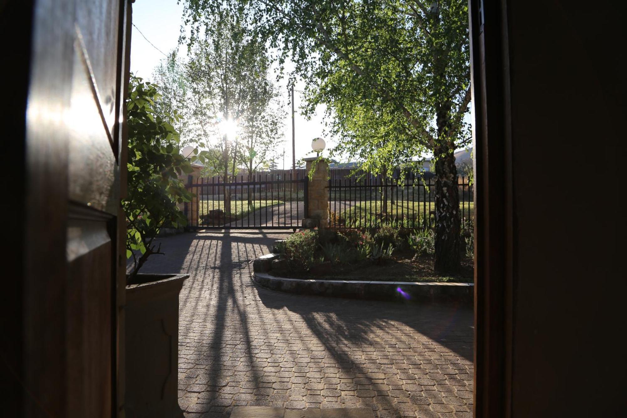 Mt Horeb Manor Кларенс Екстер'єр фото